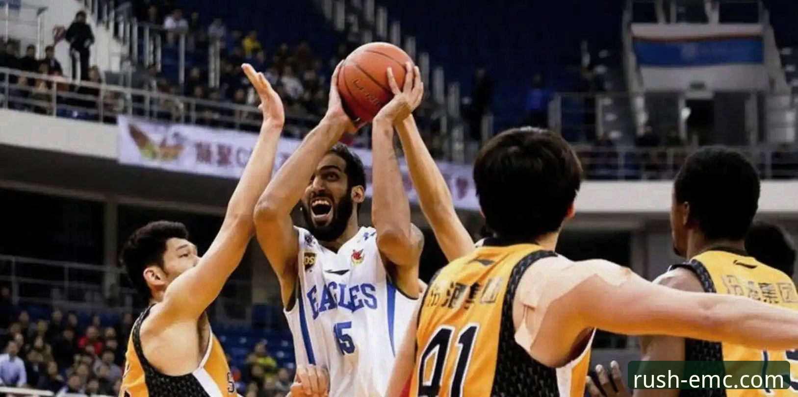 CBA季后赛最新动态：山西97-94险胜青岛，总比分2-0横扫晋级八强，潘江复出率队挑战卫冕冠军广厦